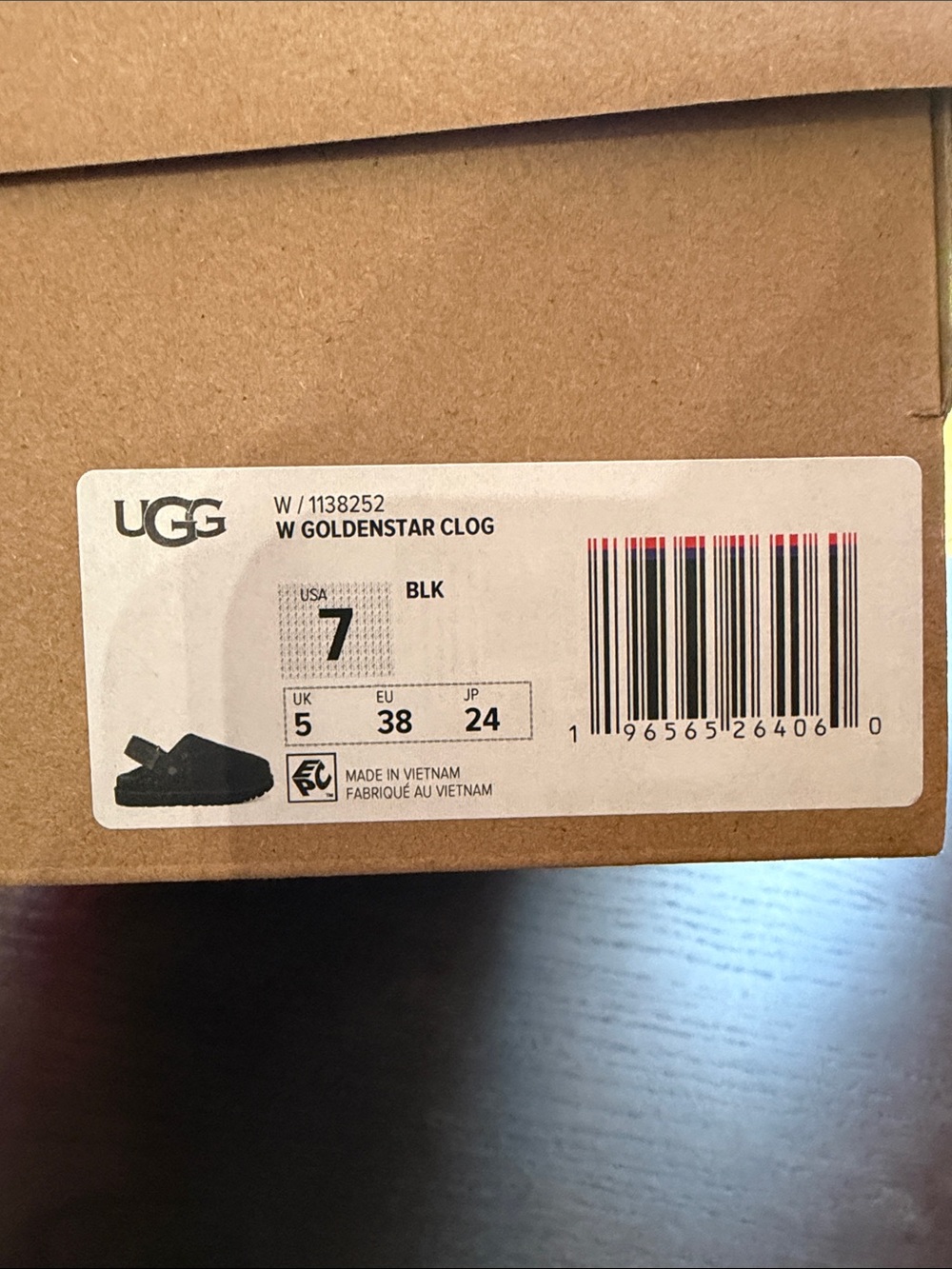UGG W Goldenstar Clog Black NWT women’s size 7 comfy warm winter - Picture 2 of 7